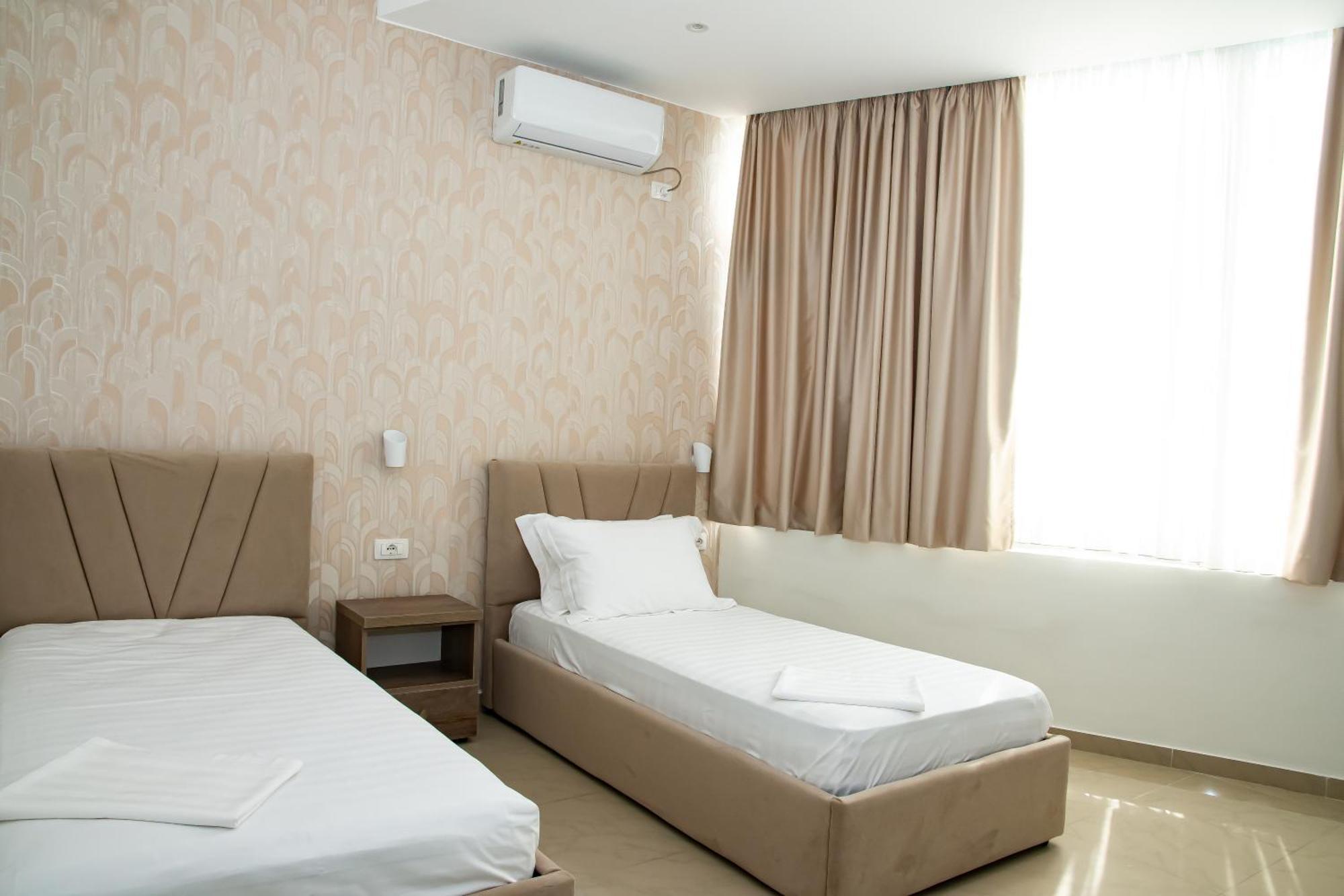 Alv Rent Rooms Vlorë Extérieur photo