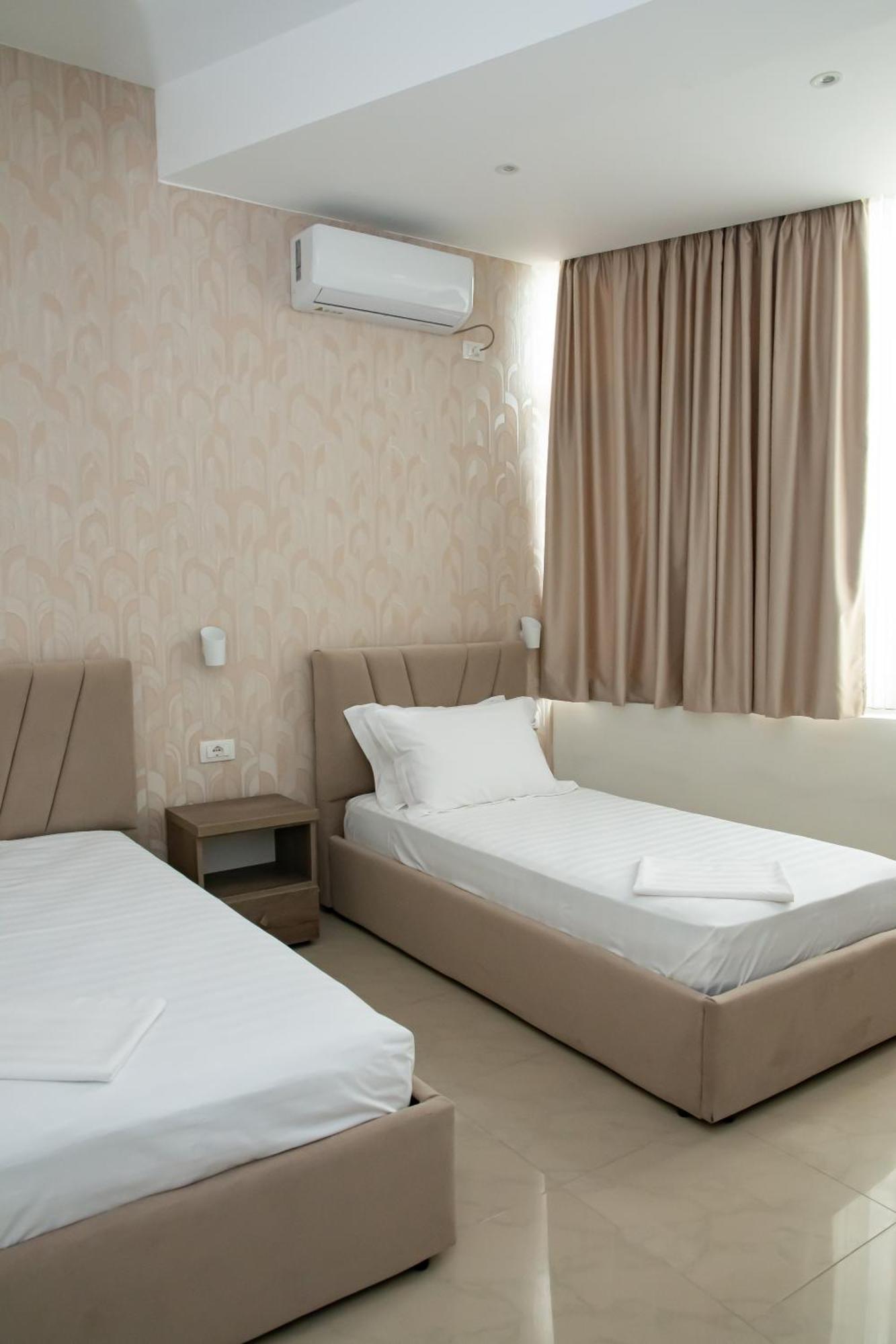 Alv Rent Rooms Vlorë Extérieur photo