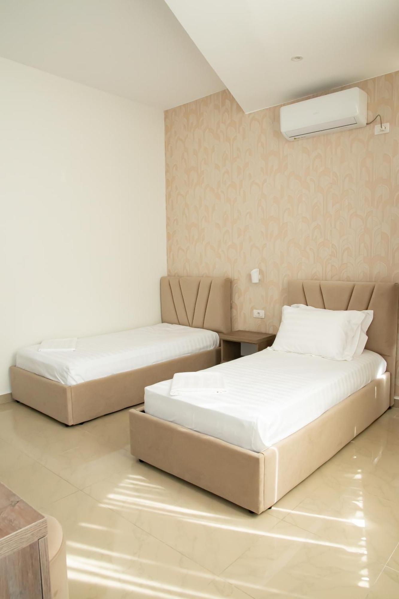 Alv Rent Rooms Vlorë Extérieur photo
