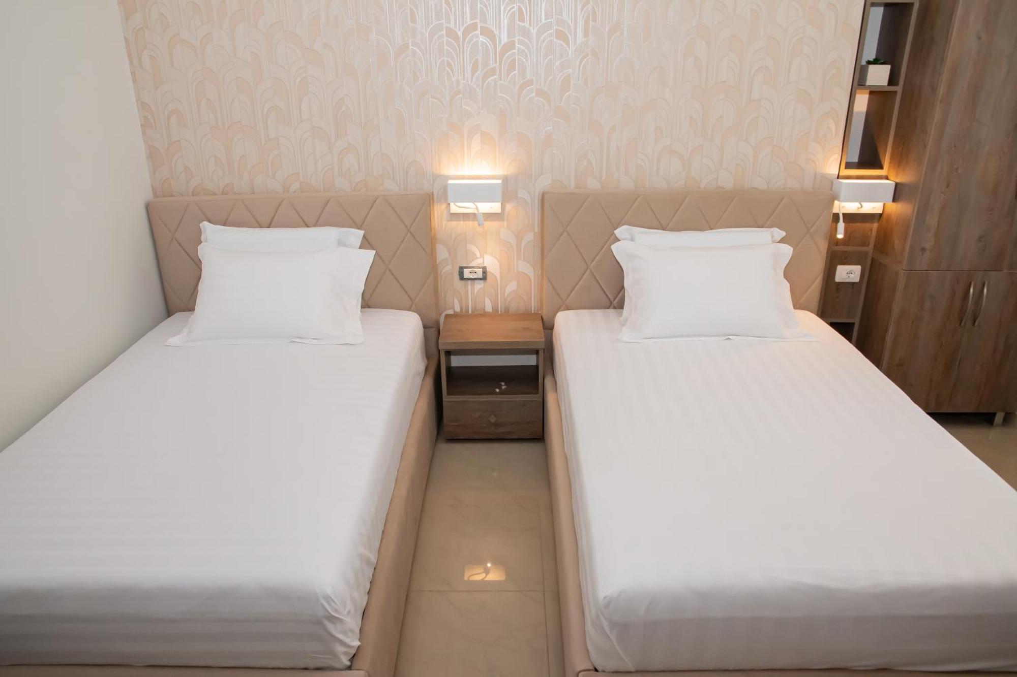 Alv Rent Rooms Vlorë Extérieur photo