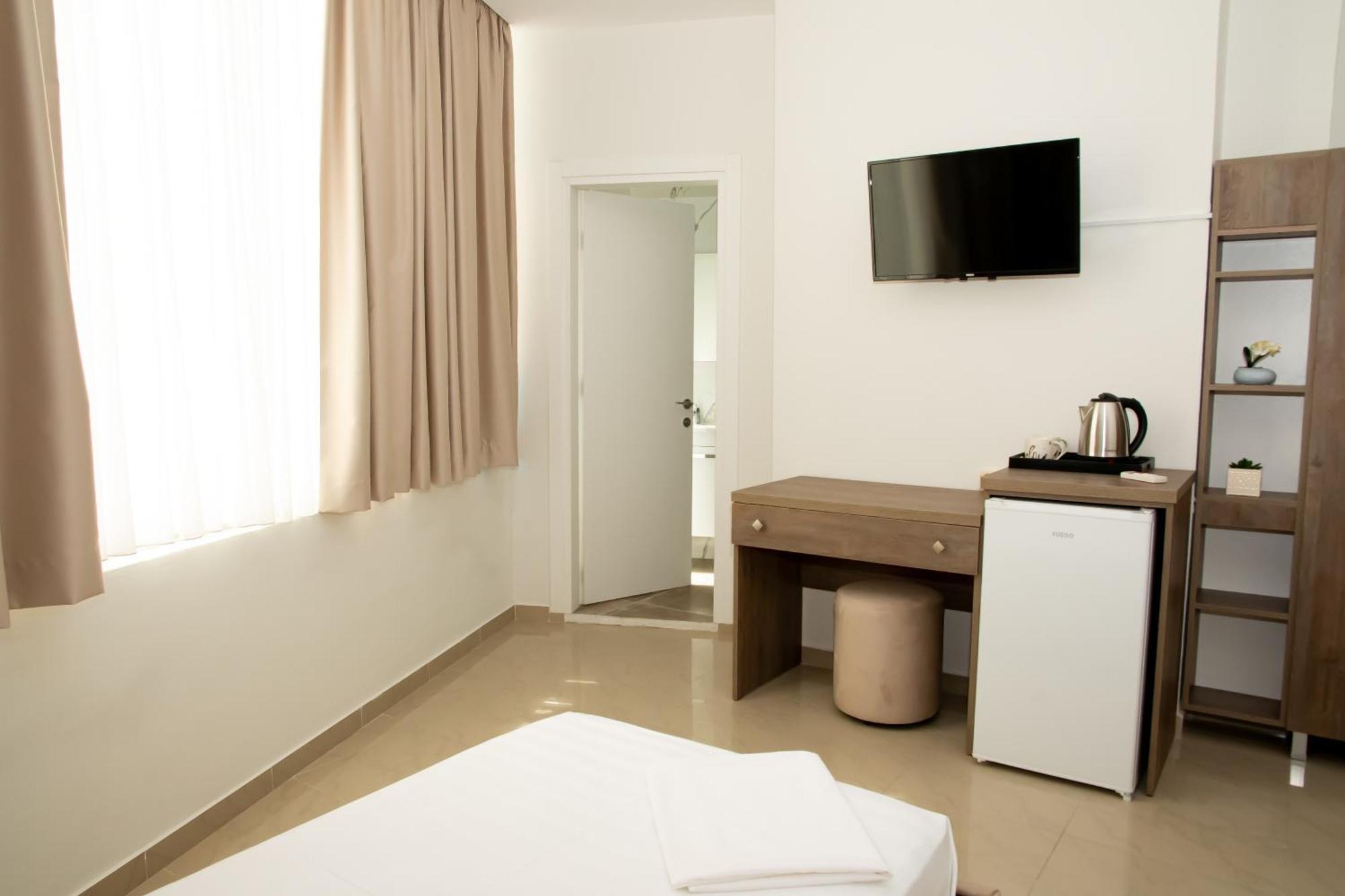 Alv Rent Rooms Vlorë Extérieur photo