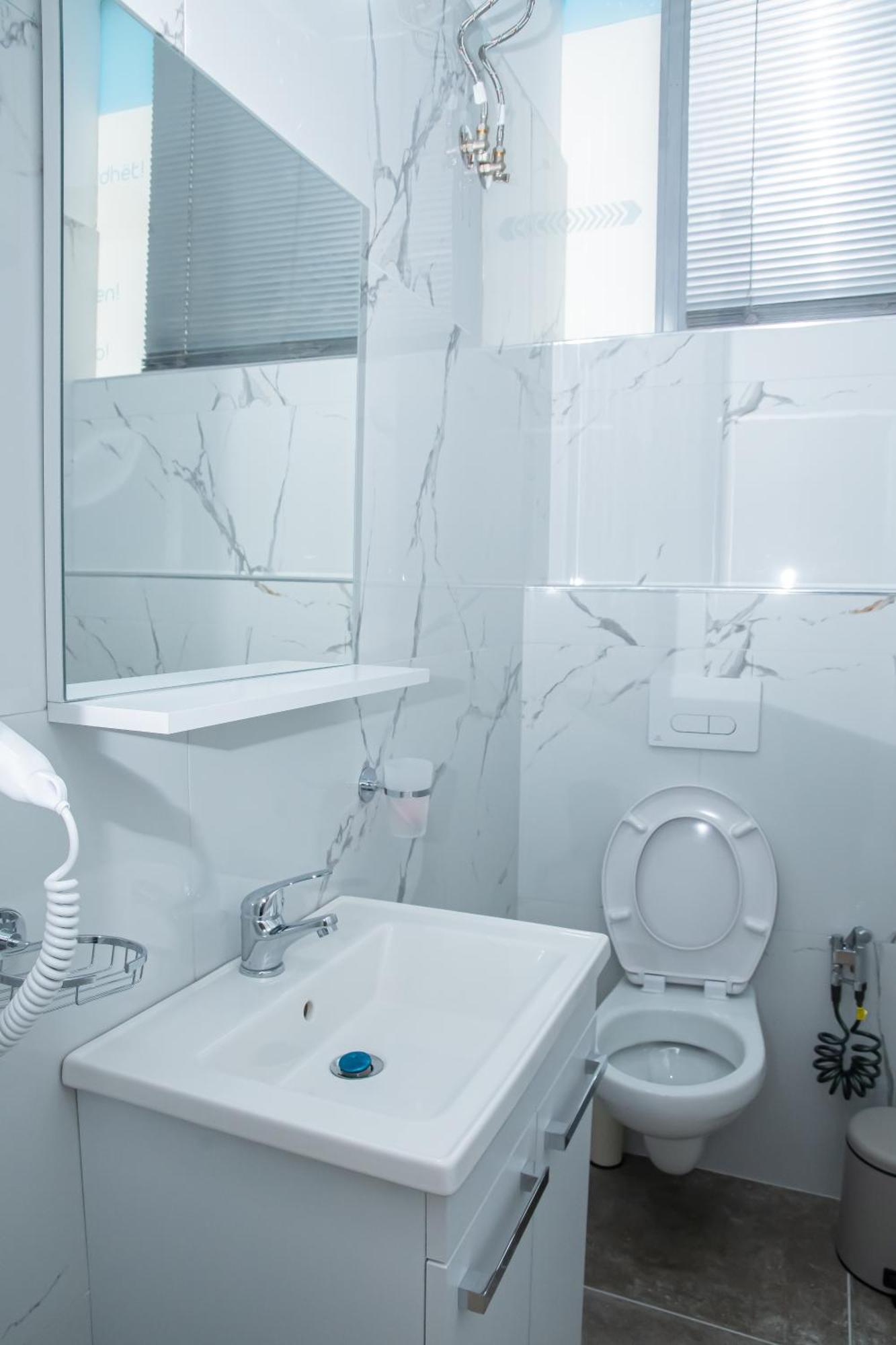 Alv Rent Rooms Vlorë Extérieur photo